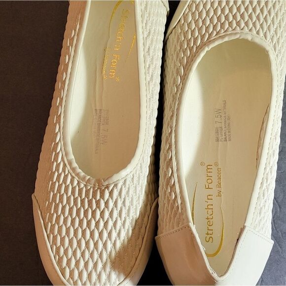 BRAND NEW STRETCH'S FROM BEACON WHITE FLAT SHOES - Picture 15 of 16